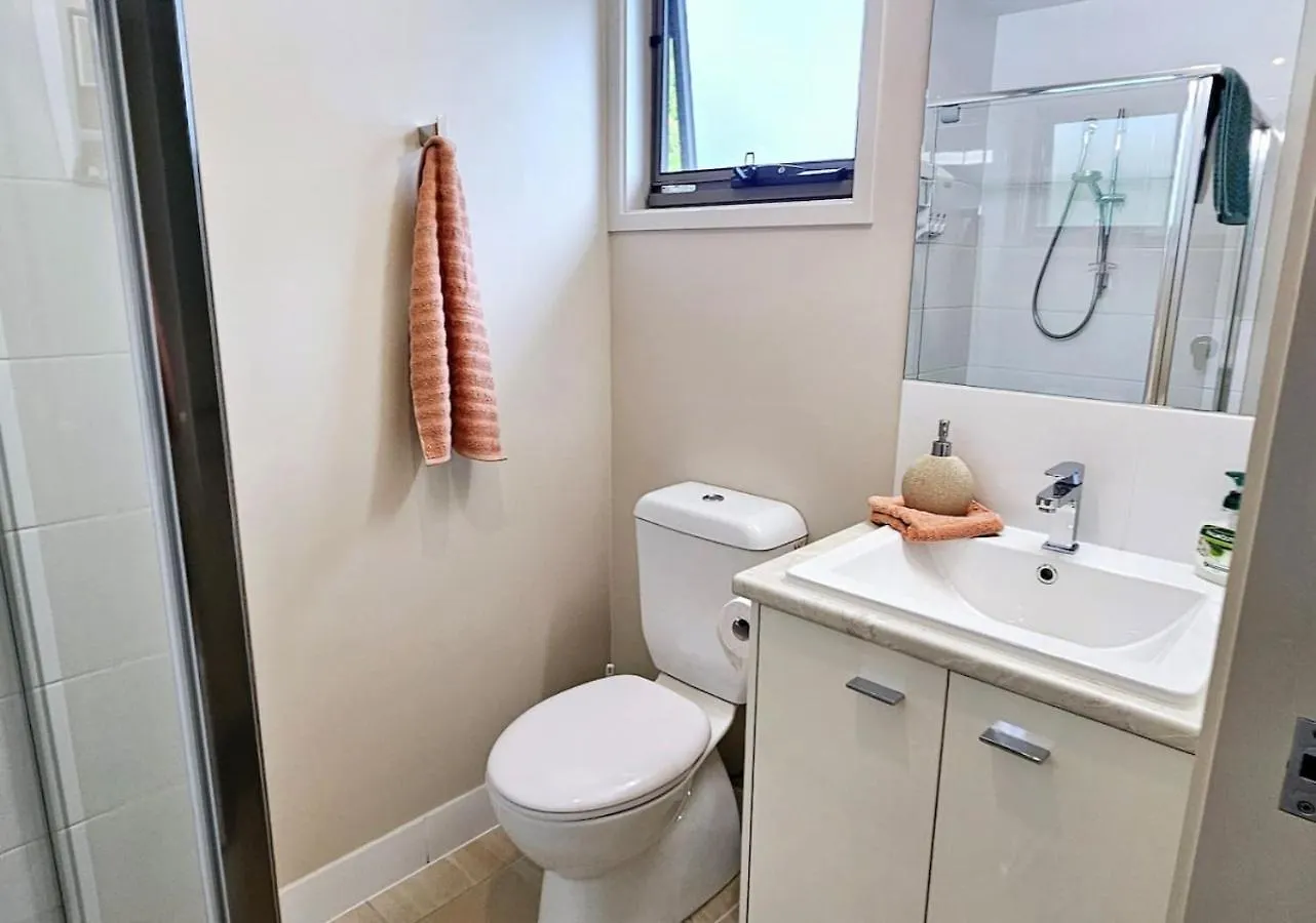 Poinciana Townhouse 1 At Sunlight Swan Beerwah Sleeps 6 Apartment