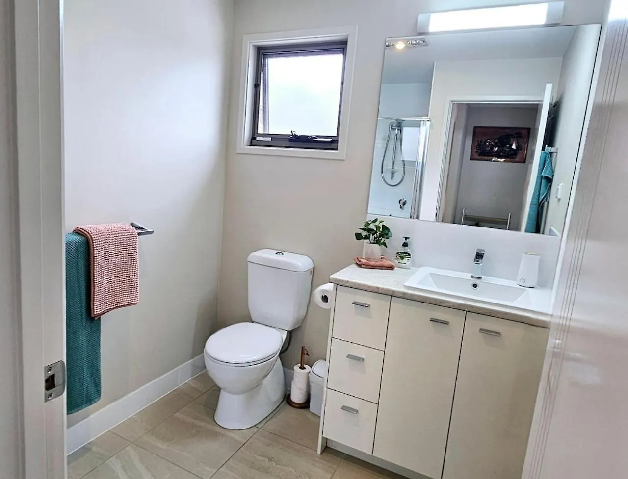 Poinciana Townhouse 1 At Sunlight Swan Beerwah Sleeps 6 Apartment