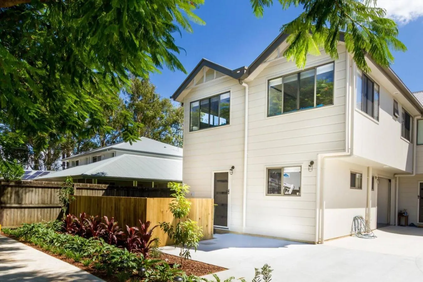 Poinciana Townhouse 1 At Sunlight Swan Beerwah Sleeps 6 Apartment 0*,  Australia